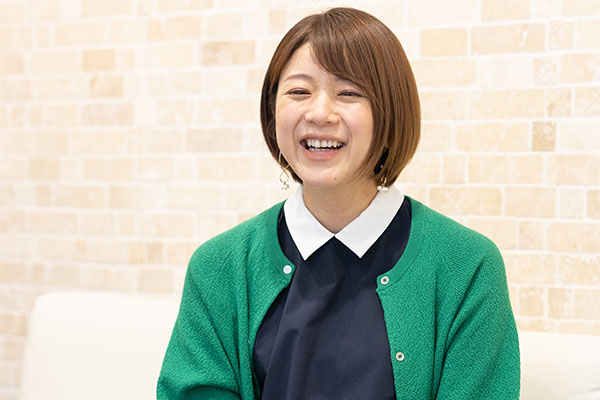 八木ひとみ氏