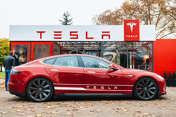 テスラ